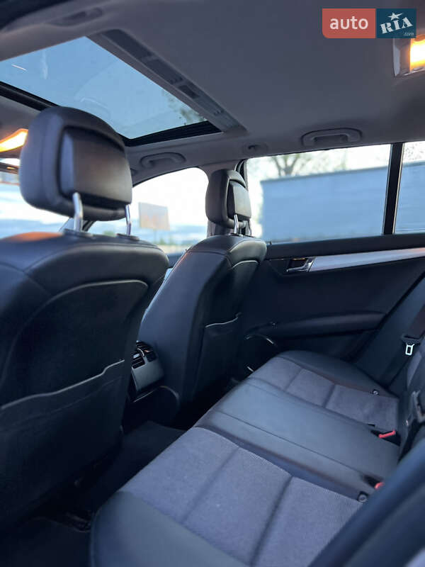 Универсал Mercedes-Benz C-Class 2010 в Луцке