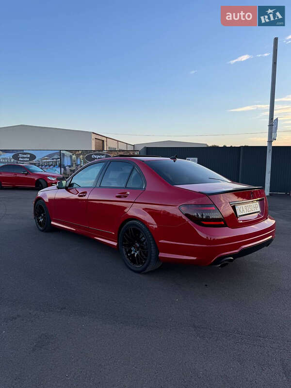 Седан Mercedes-Benz C-Class 2014 в Киеве