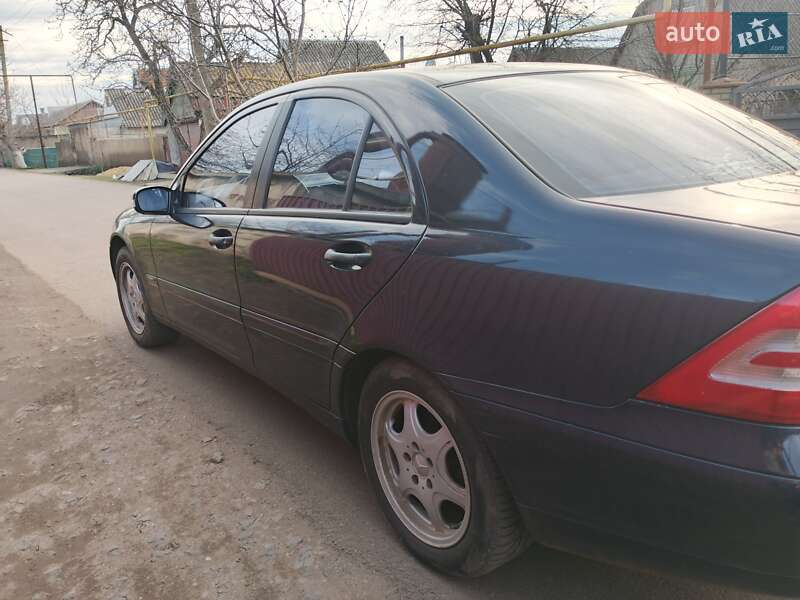 Седан Mercedes-Benz C-Class 2000 в Одессе