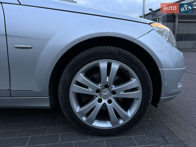 Универсал Mercedes-Benz C-Class 2009 в Луцке