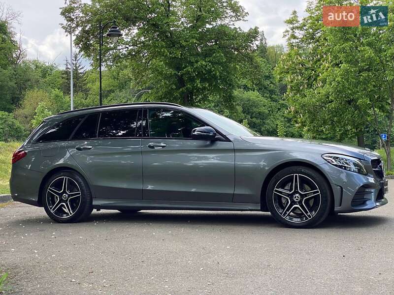 Универсал Mercedes-Benz C-Class 2018 в Киеве