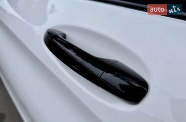 Седан Mercedes-Benz C-Class 2017 в 