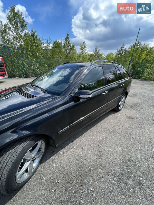 Универсал Mercedes-Benz C-Class 2002 в Киеве