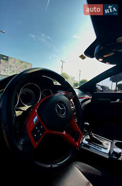 Купе Mercedes-Benz C-Class 2011 в 