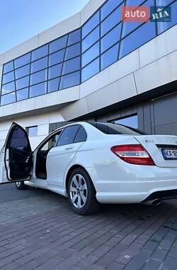Седан Mercedes-Benz C-Class 2011 в 