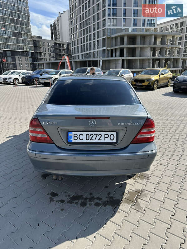 Седан Mercedes-Benz C-Class 2004 в Львові