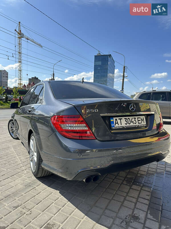 Седан Mercedes-Benz C-Class 2012 в Тернополе