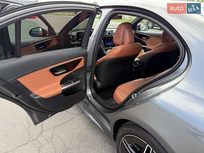Седан Mercedes-Benz C-Class 2022 в Киеве