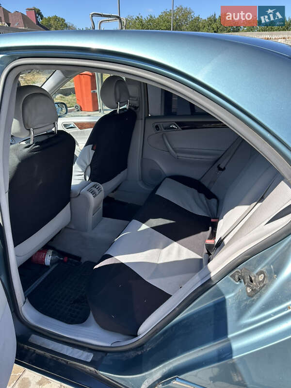 Седан Mercedes-Benz C-Class 2001 в Чугуеве