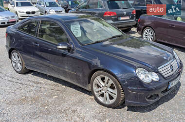 Купе Mercedes-Benz C-Class 2005 в 