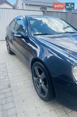 Купе Mercedes-Benz C-Class 2002 в 