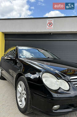 Купе Mercedes-Benz C-Class 2001 в 