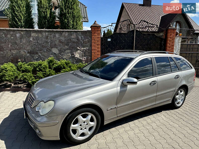 Универсал Mercedes-Benz C-Class 2004 в 