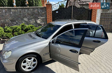 Универсал Mercedes-Benz C-Class 2004 в 