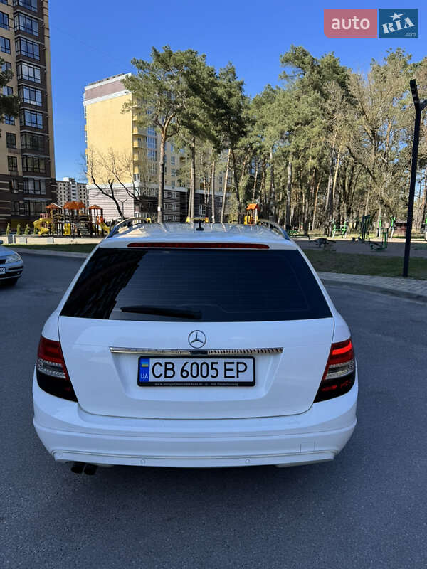 Универсал Mercedes-Benz C-Class 2012 в Чернигове