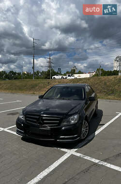 Седан Mercedes-Benz C-Class 2011 в Киеве