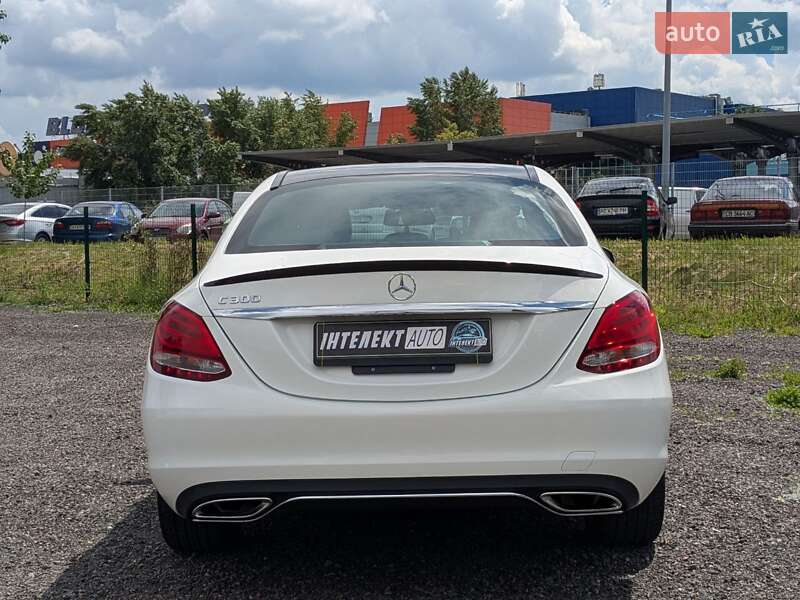 Седан Mercedes-Benz C-Class 2017 в Киеве