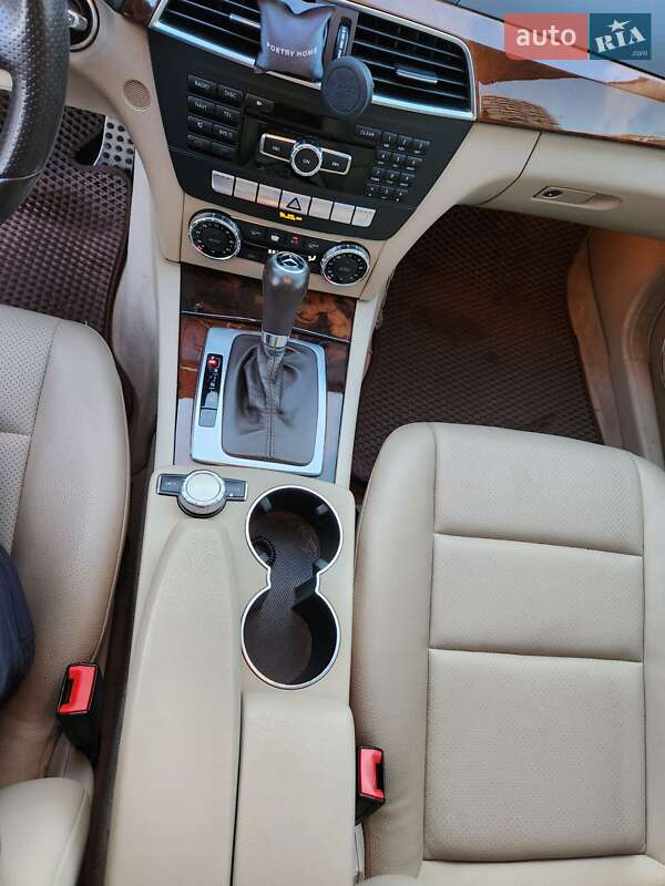 Седан Mercedes-Benz C-Class 2012 в Києві