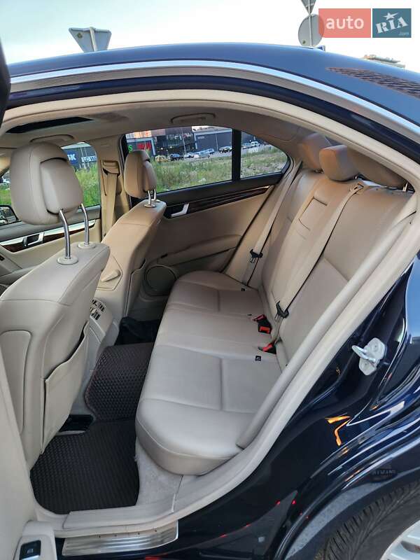 Седан Mercedes-Benz C-Class 2012 в Києві
