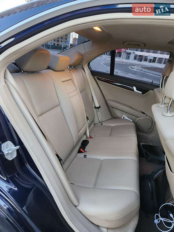 Седан Mercedes-Benz C-Class 2012 в Києві