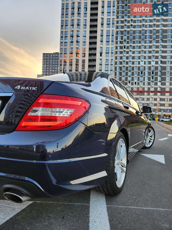 Седан Mercedes-Benz C-Class 2012 в Києві