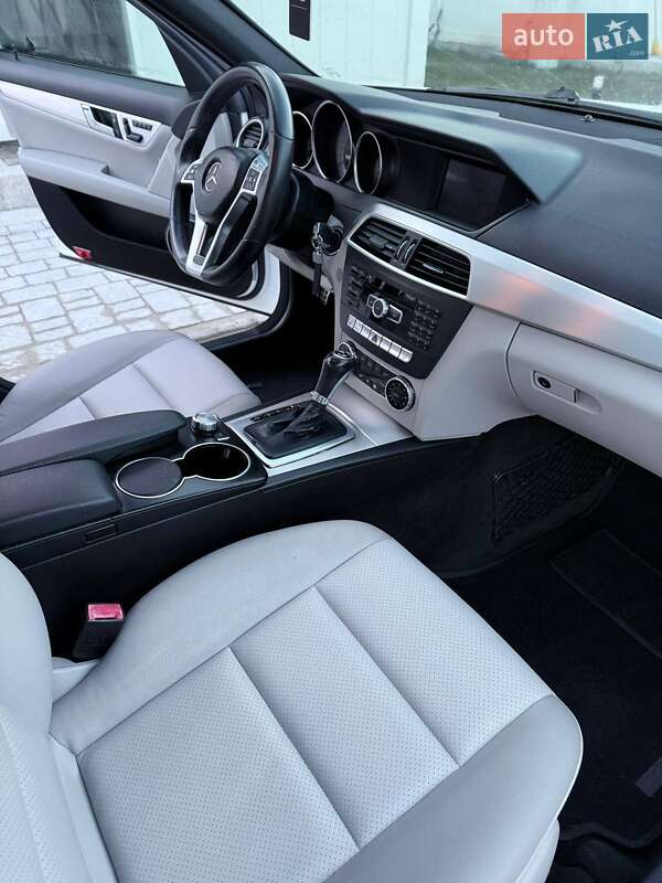 Седан Mercedes-Benz C-Class 2012 в Миколаєві