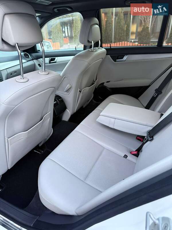 Седан Mercedes-Benz C-Class 2012 в Миколаєві
