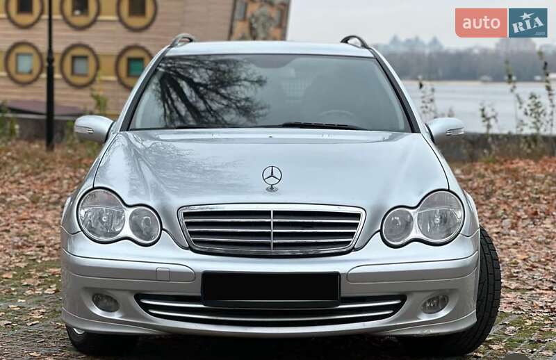 Mercedes-Benz C-Class 2005