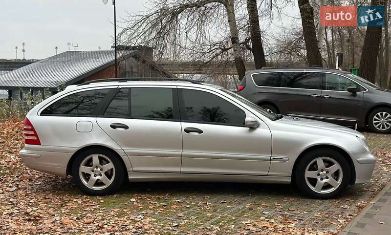 Універсал Mercedes-Benz C-Class 2005 в Дніпрі