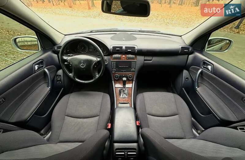Універсал Mercedes-Benz C-Class 2005 в Дніпрі
