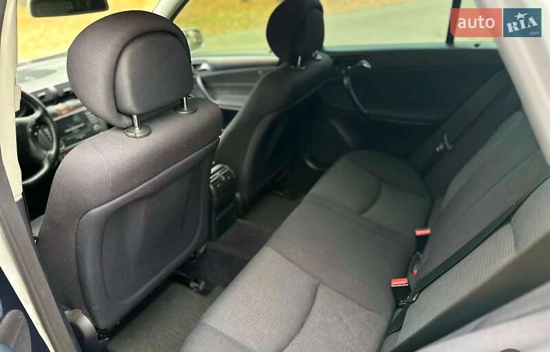 Універсал Mercedes-Benz C-Class 2005 в Дніпрі