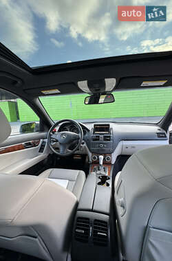 Седан Mercedes-Benz C-Class 2011 в 