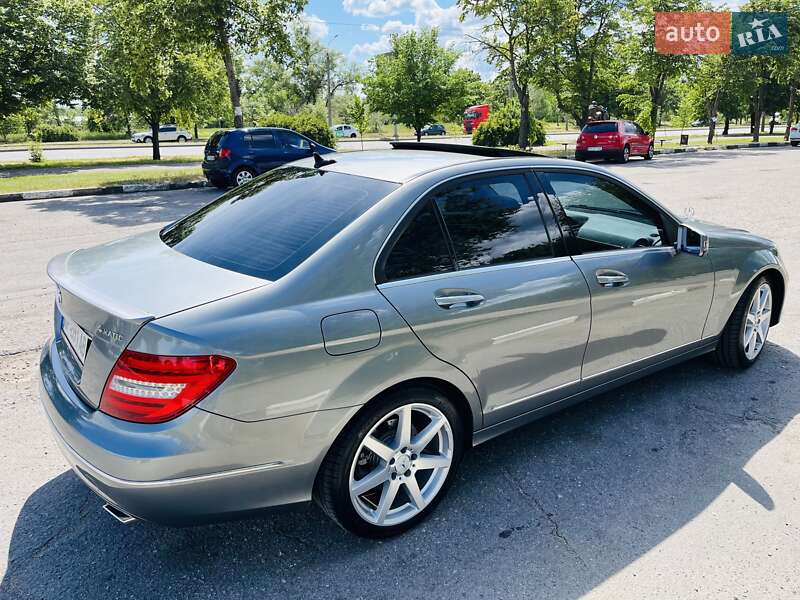 Седан Mercedes-Benz C-Class 2013 в Киеве