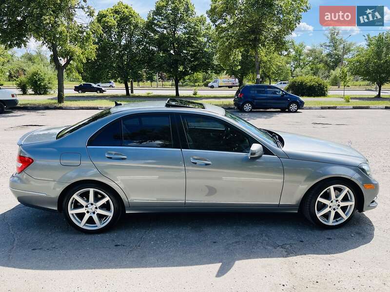 Седан Mercedes-Benz C-Class 2013 в Киеве