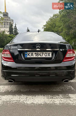 Седан Mercedes-Benz C-Class 2010 в 