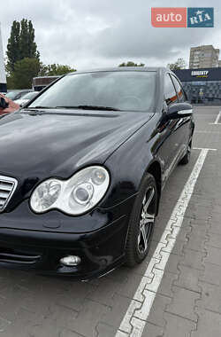 Седан Mercedes-Benz C-Class 2006 в 