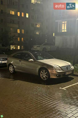 Купе Mercedes-Benz C-Class 2005 в 
