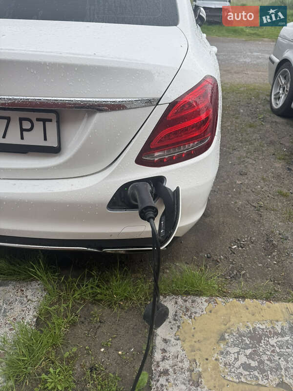 Седан Mercedes-Benz C-Class 2017 в Киеве
