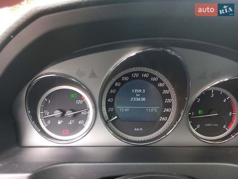Седан Mercedes-Benz C-Class 2010 в Бучачі