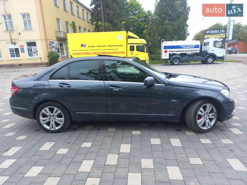 Седан Mercedes-Benz C-Class 2010 в Бучачі
