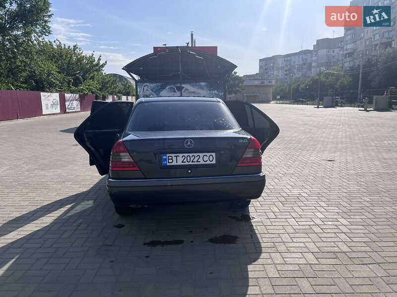Седан Mercedes-Benz C-Class 1997 в Херсоне