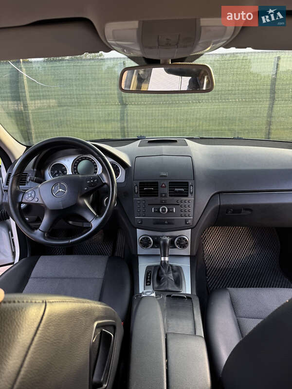 Универсал Mercedes-Benz C-Class 2009 в Виннице
