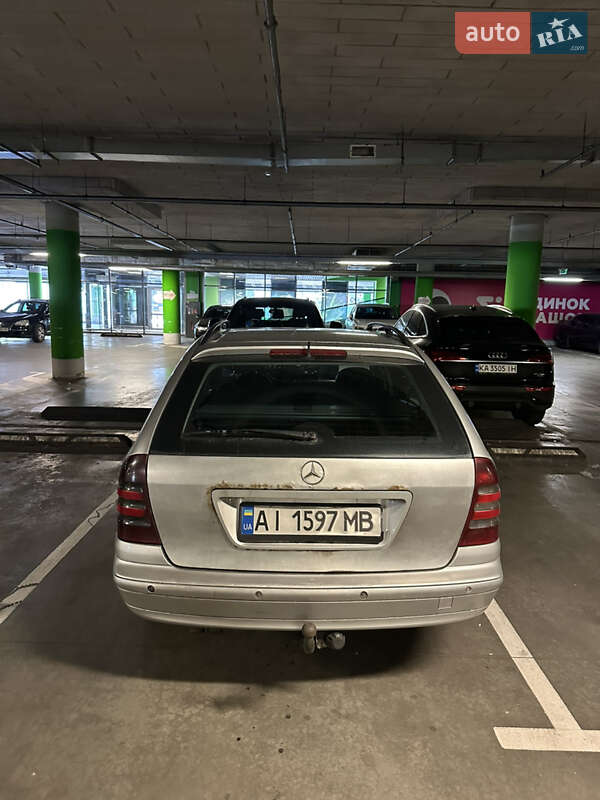 Універсал Mercedes-Benz C-Class 2001 в Києві