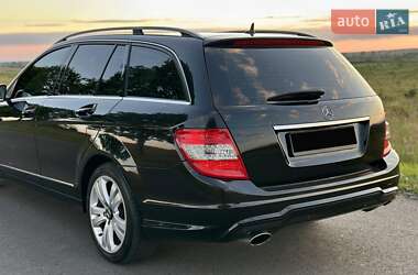 Універсал Mercedes-Benz C-Class 2010 в 