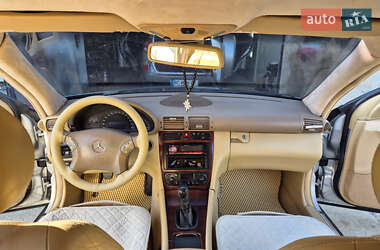 Седан Mercedes-Benz C-Class 2002 в 
