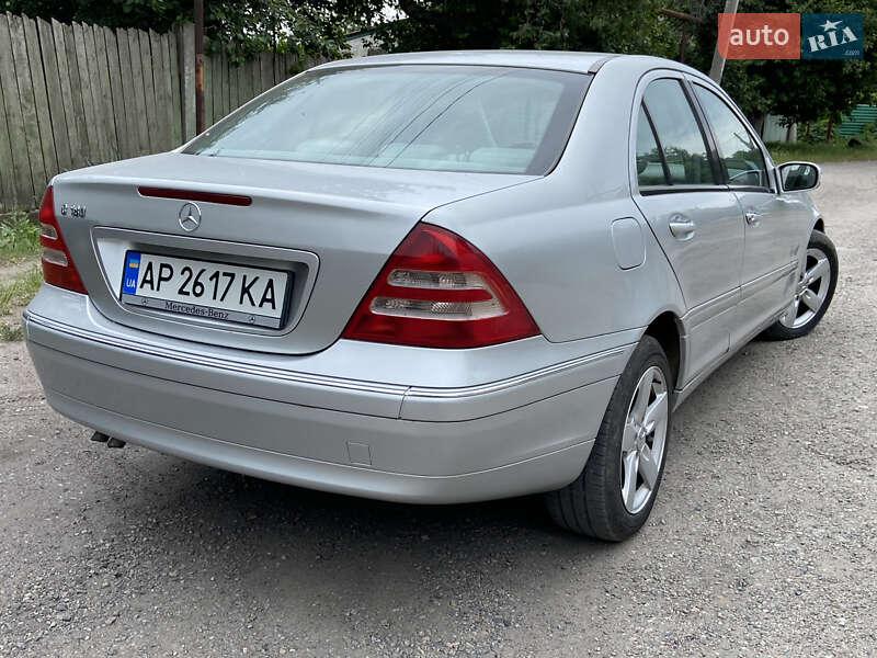 Седан Mercedes-Benz C-Class 2001 в Запорожье
