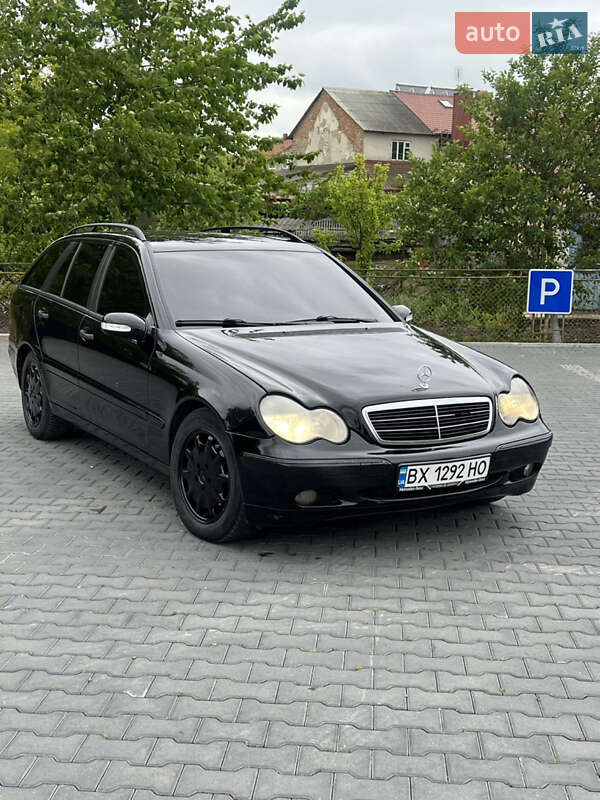 Универсал Mercedes-Benz C-Class 2002 в Зборове