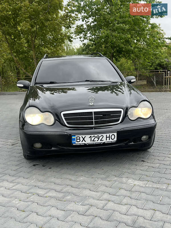 Универсал Mercedes-Benz C-Class 2002 в Зборове