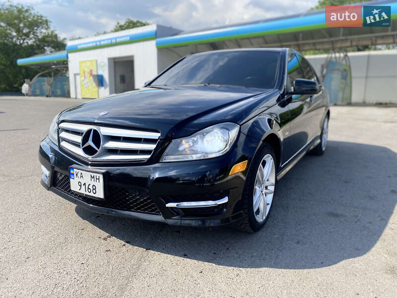 Седан Mercedes-Benz C-Class 2012 в Лубнах