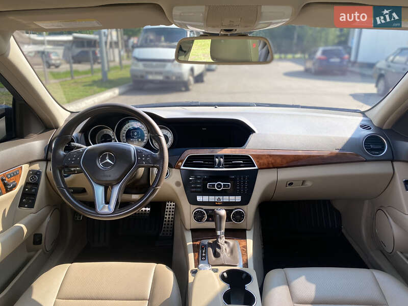Седан Mercedes-Benz C-Class 2012 в Лубнах